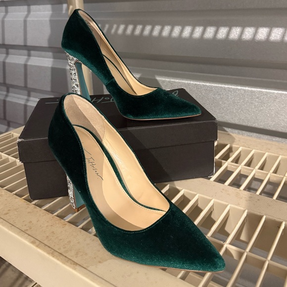 Green Betsey Johnson Heels - Picture 2 of 4